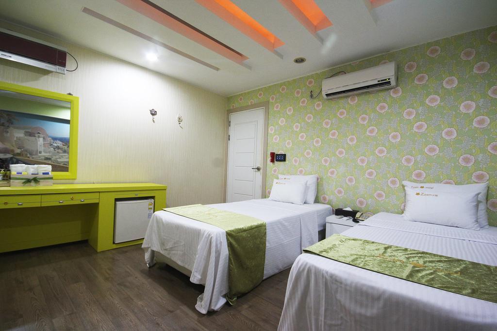Hole In One Hotel Sacheon Luaran gambar
