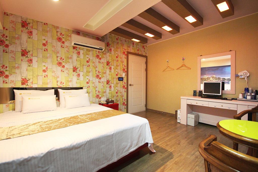 Hole In One Hotel Sacheon Luaran gambar